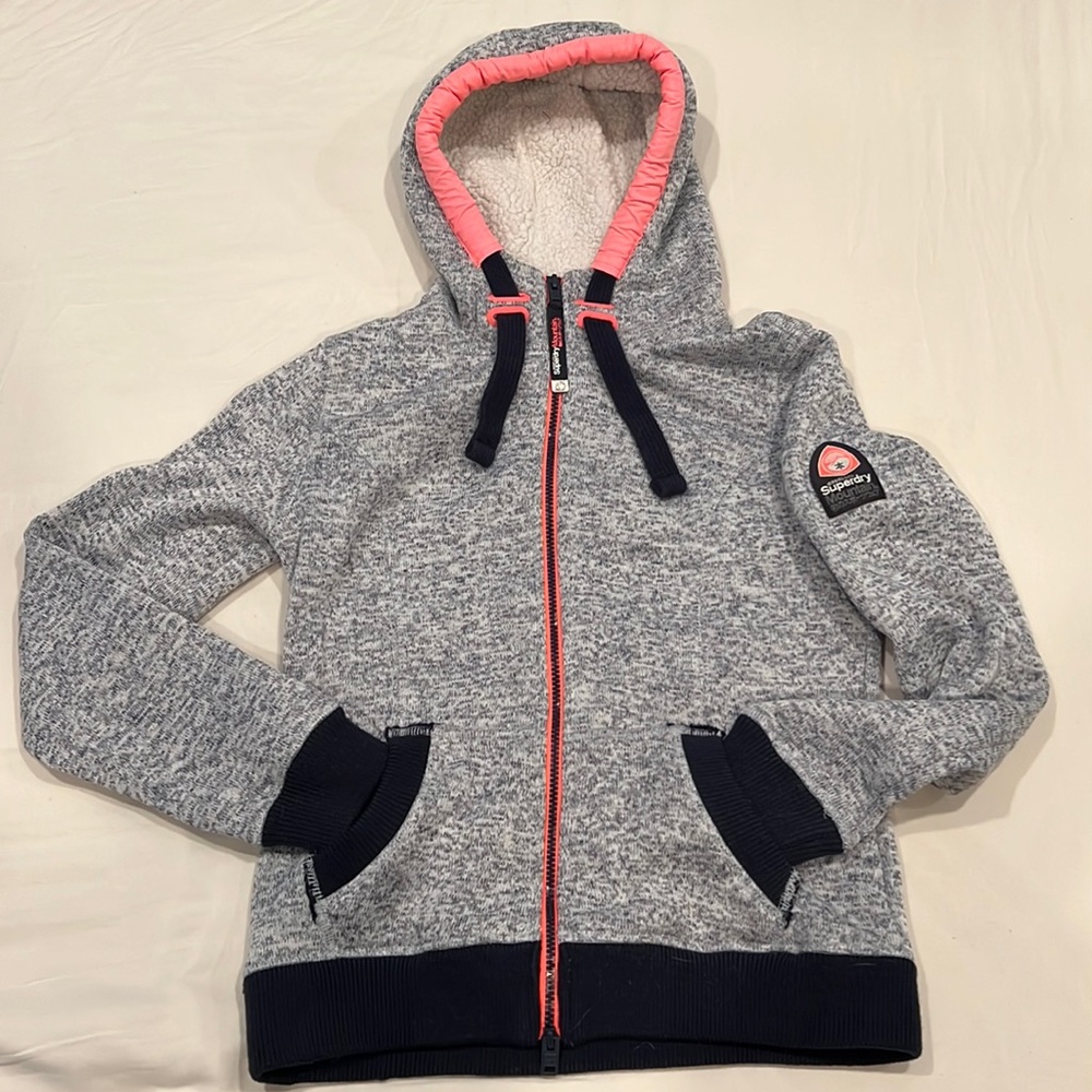 Women’s Superdry Zip-up Hoodie with Fleece Lining. Size: Medium.